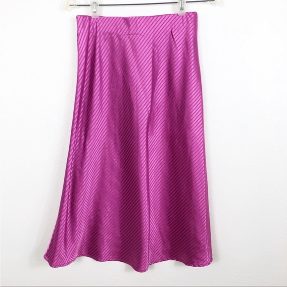 Code X Mode Metallic Striped Elastic Waist Midi Skirt - Picture 7 of 8